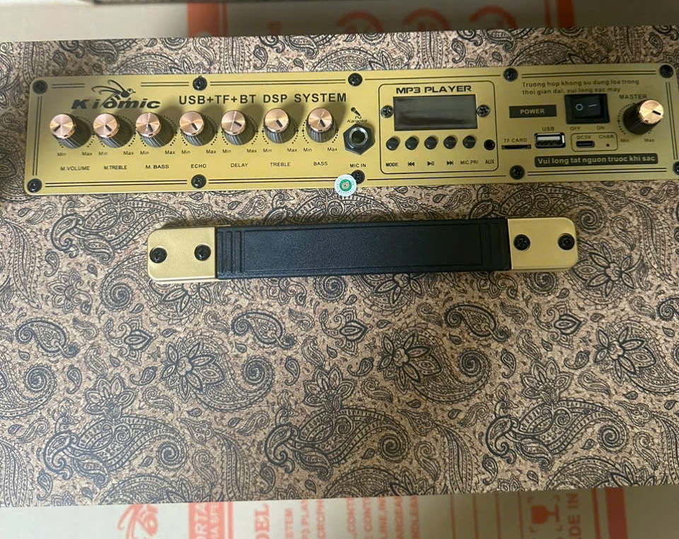 Loa Kiomic K8016 kèm 2 mic không dây